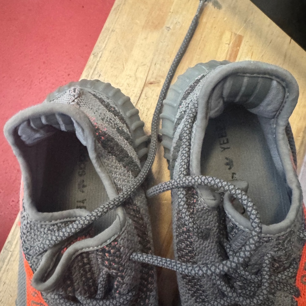 Yeezys 350 - Picture 3 of 4